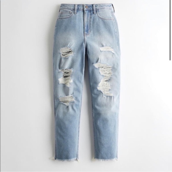 Hollister Ultra High-Rise Mom Jean - Picture 2 of 8